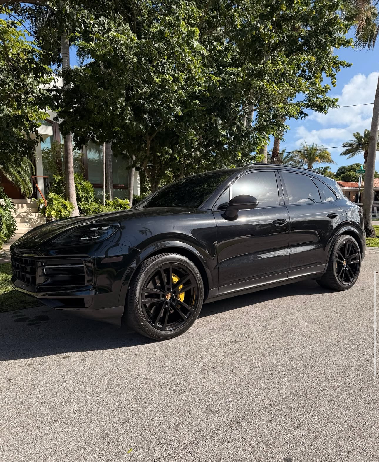 Porsche Cayenne S photo 1