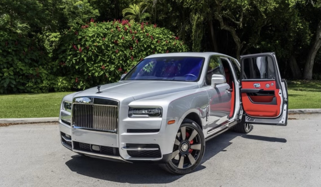 Rolls-Royce Cullinan photo 1
